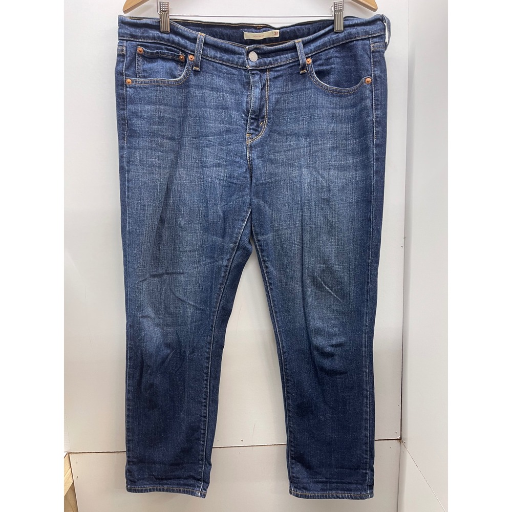 Levis Boyfriend Jeans Womens 32 Medium Wash Blue Denim 19887-0019 Mid Rise